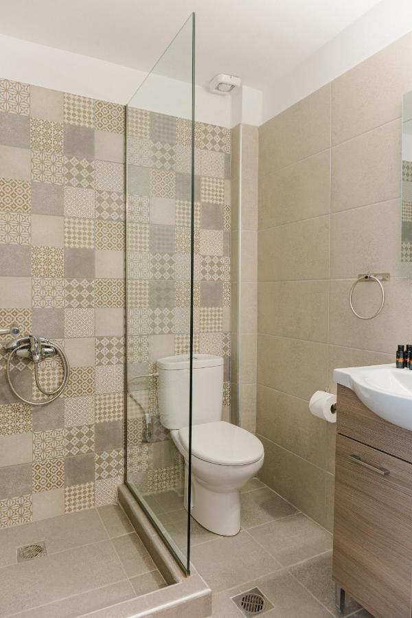 Ariti Luxury Apartment, Nikiana Buitenkant foto